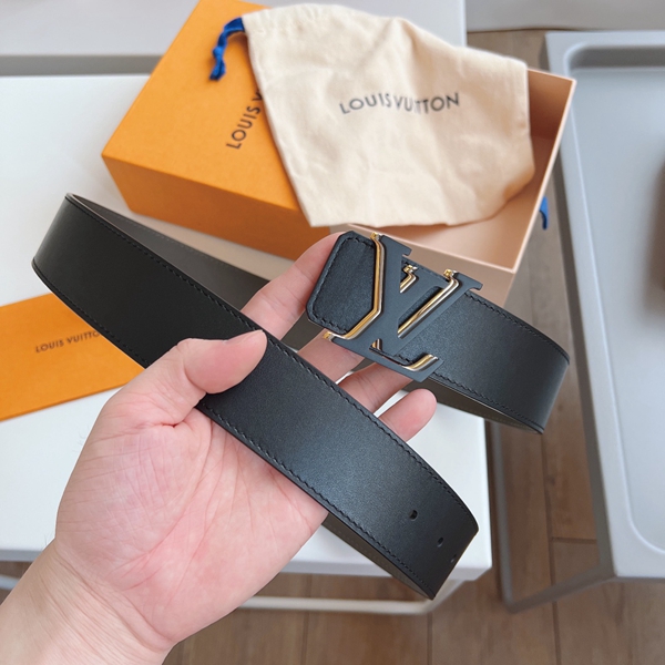 ルイヴィトンベルト素材ディテール